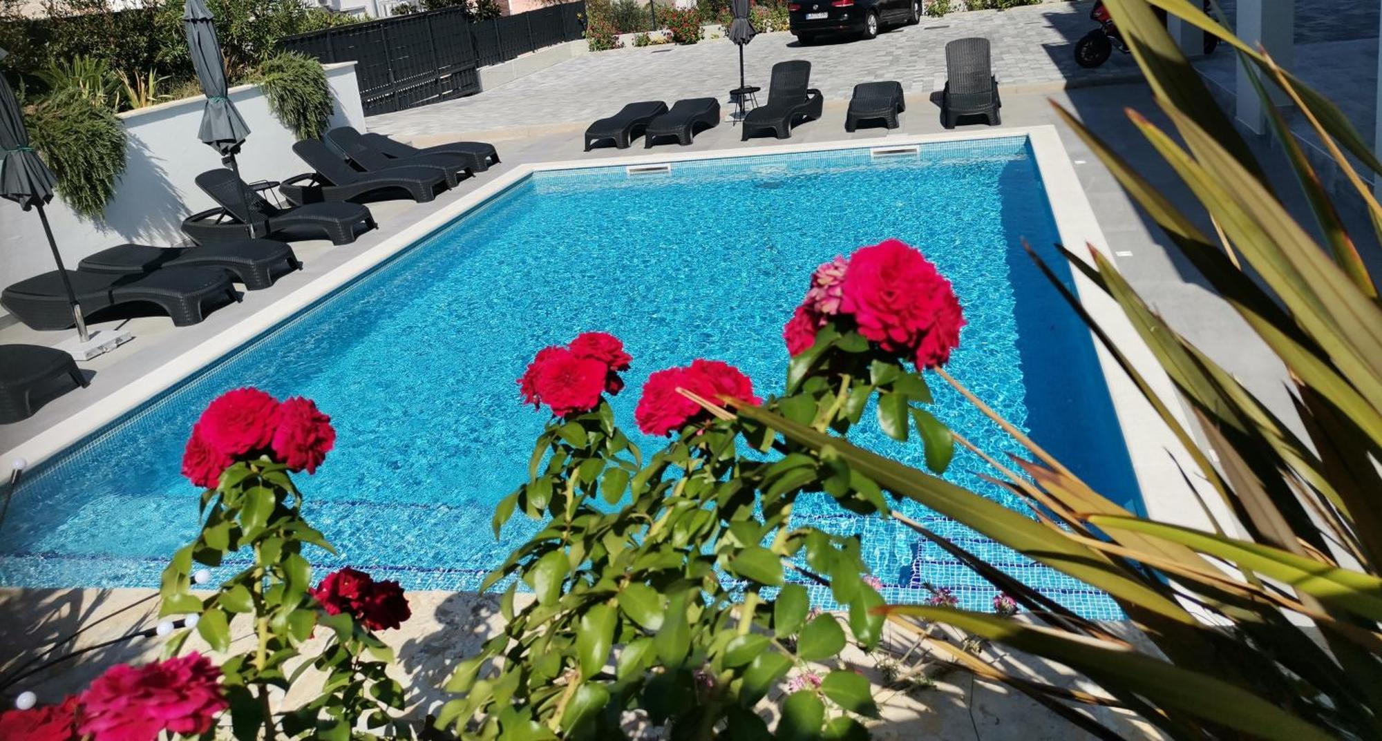 Villa Barbara & Zoran With Heated Swimming Pool Seget Vranjica Eksteriør bilde