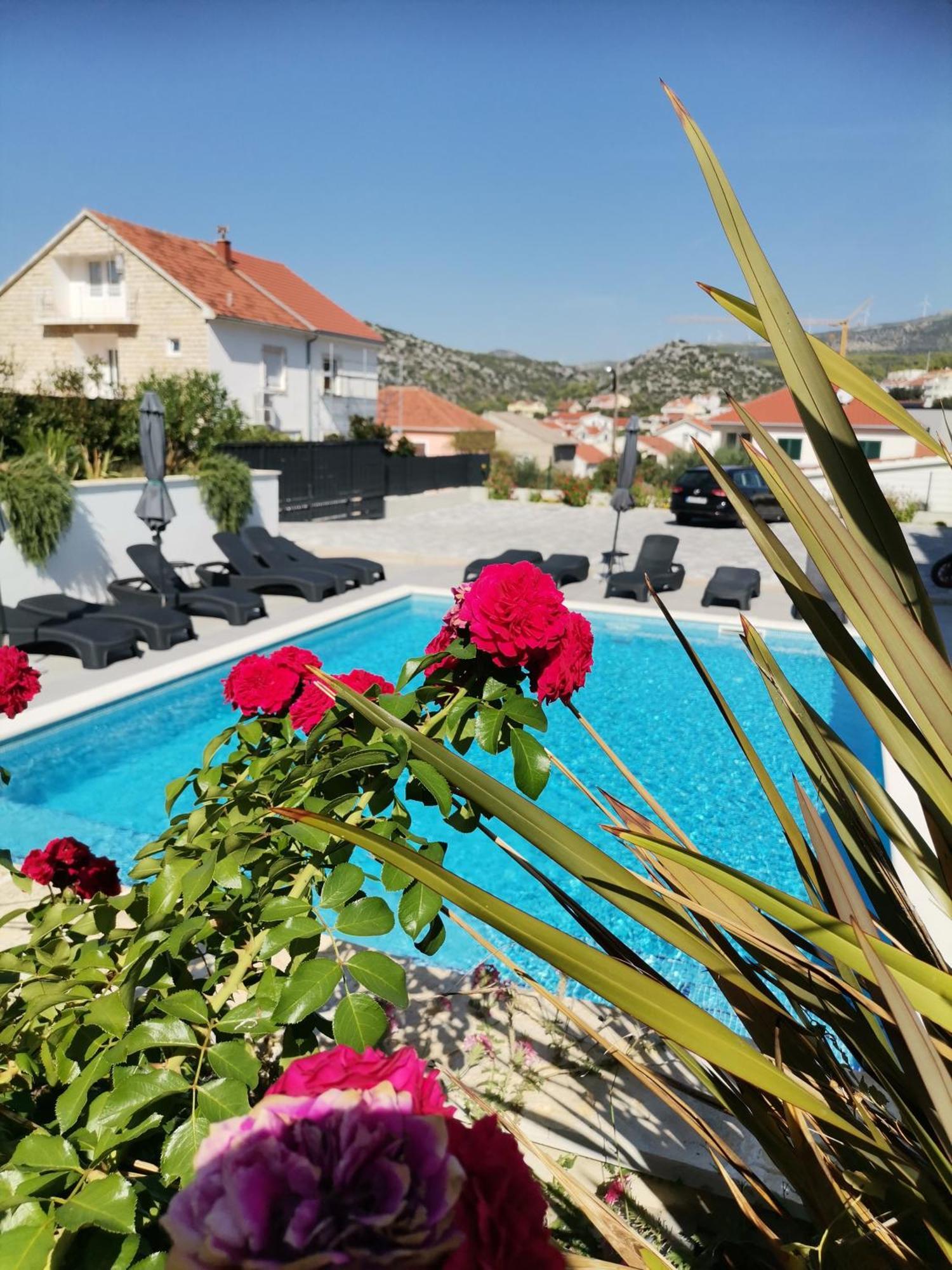 Villa Barbara & Zoran With Heated Swimming Pool Seget Vranjica Eksteriør bilde