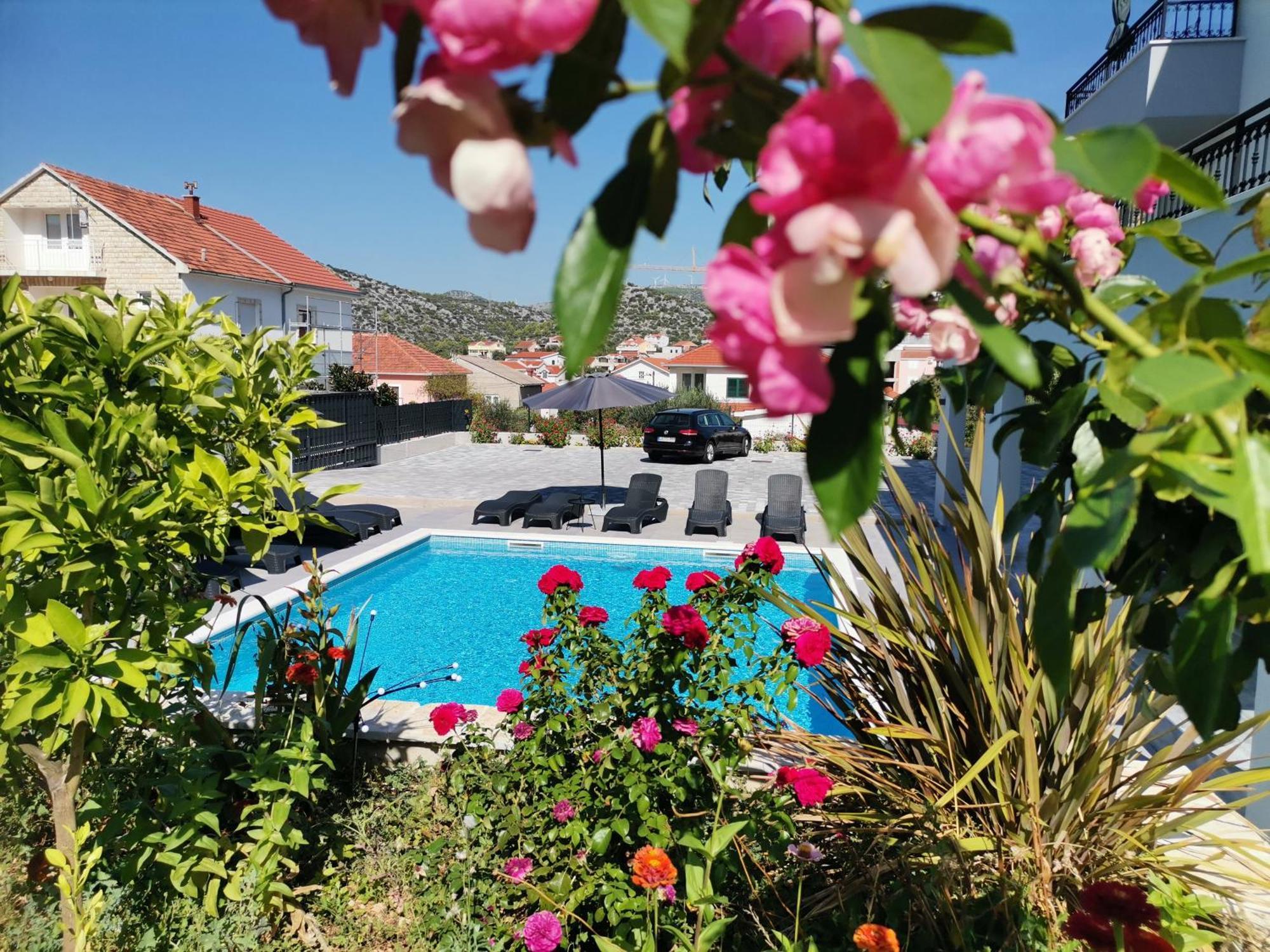 Villa Barbara & Zoran With Heated Swimming Pool Seget Vranjica Eksteriør bilde