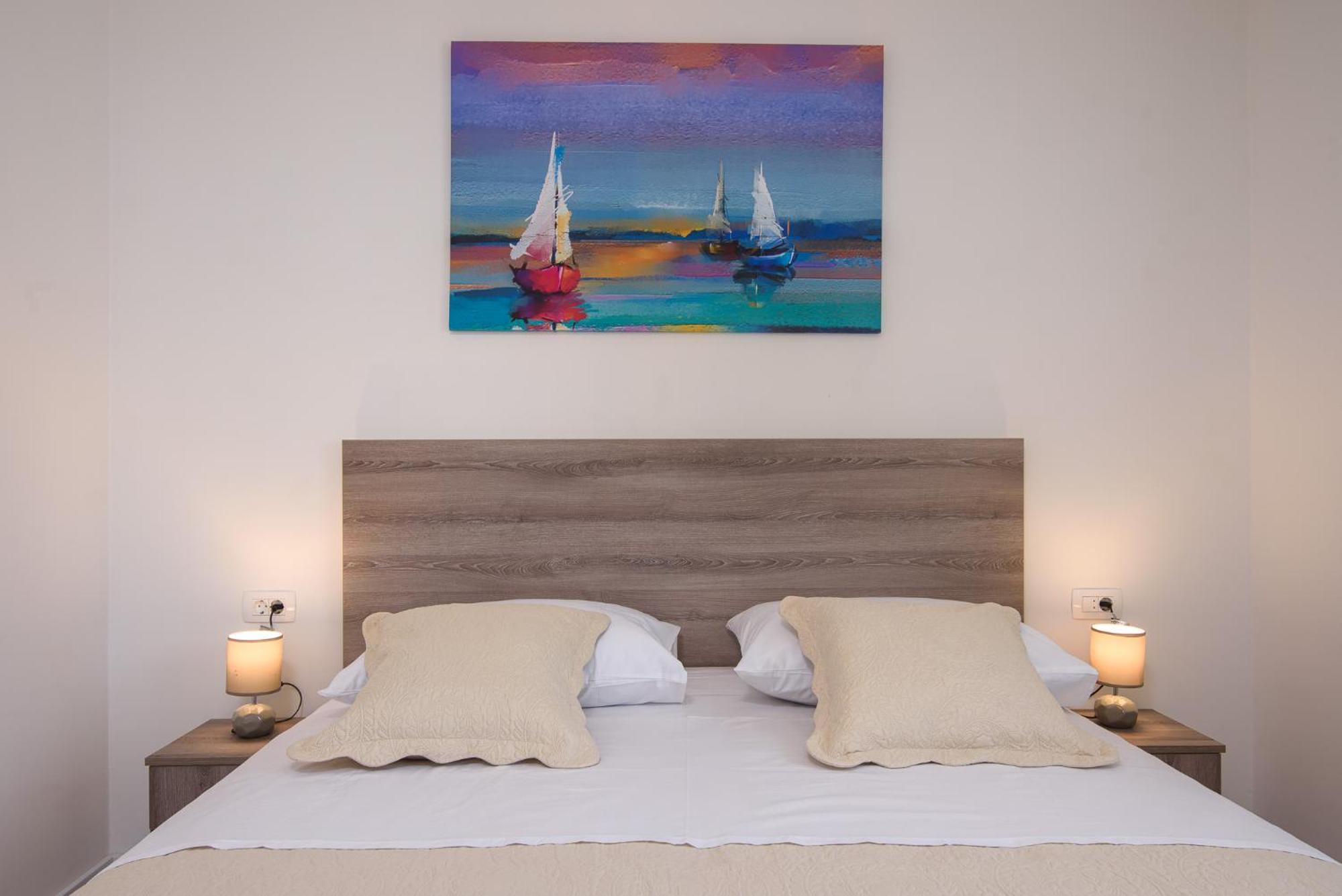 Villa Barbara & Zoran With Heated Swimming Pool Seget Vranjica Rom bilde